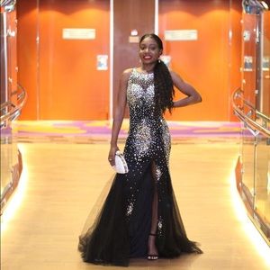 “Captivating ball dress”